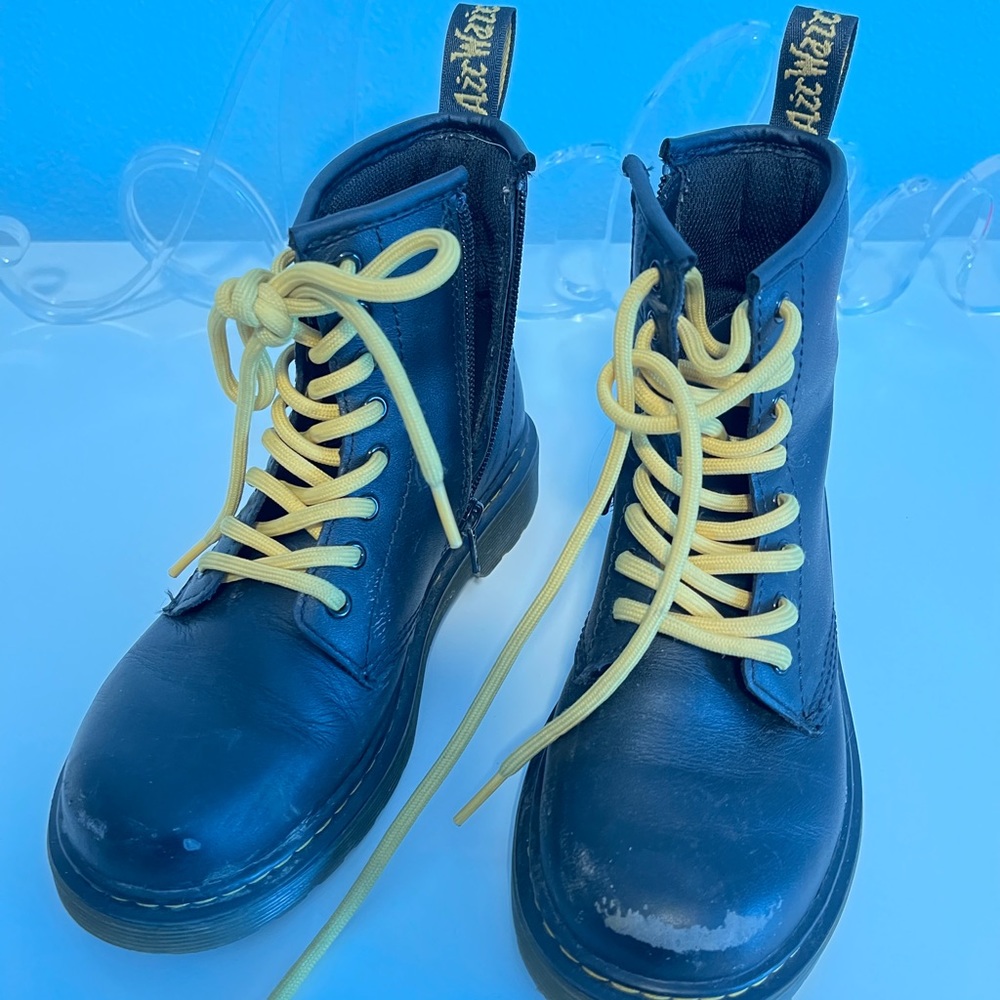 Kids dr martens